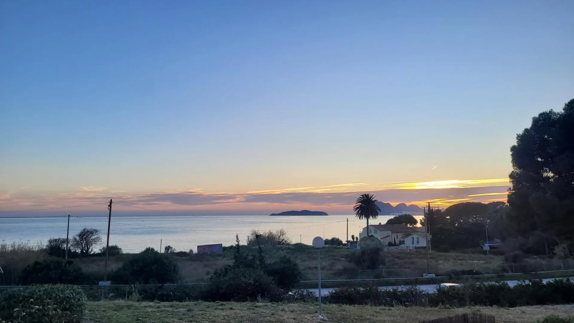 Studio Avec Terrasse-Loggia Vue Mer La Ciotat