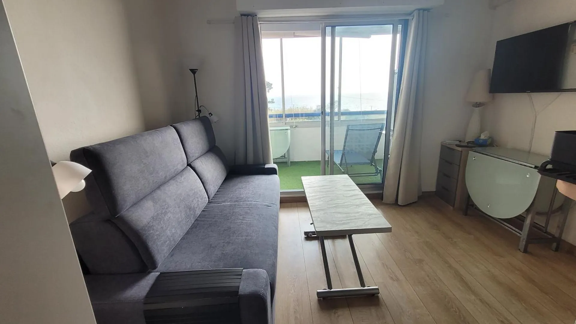 Studio Avec Terrasse-Loggia Vue Mer La Ciotat 0*,  France